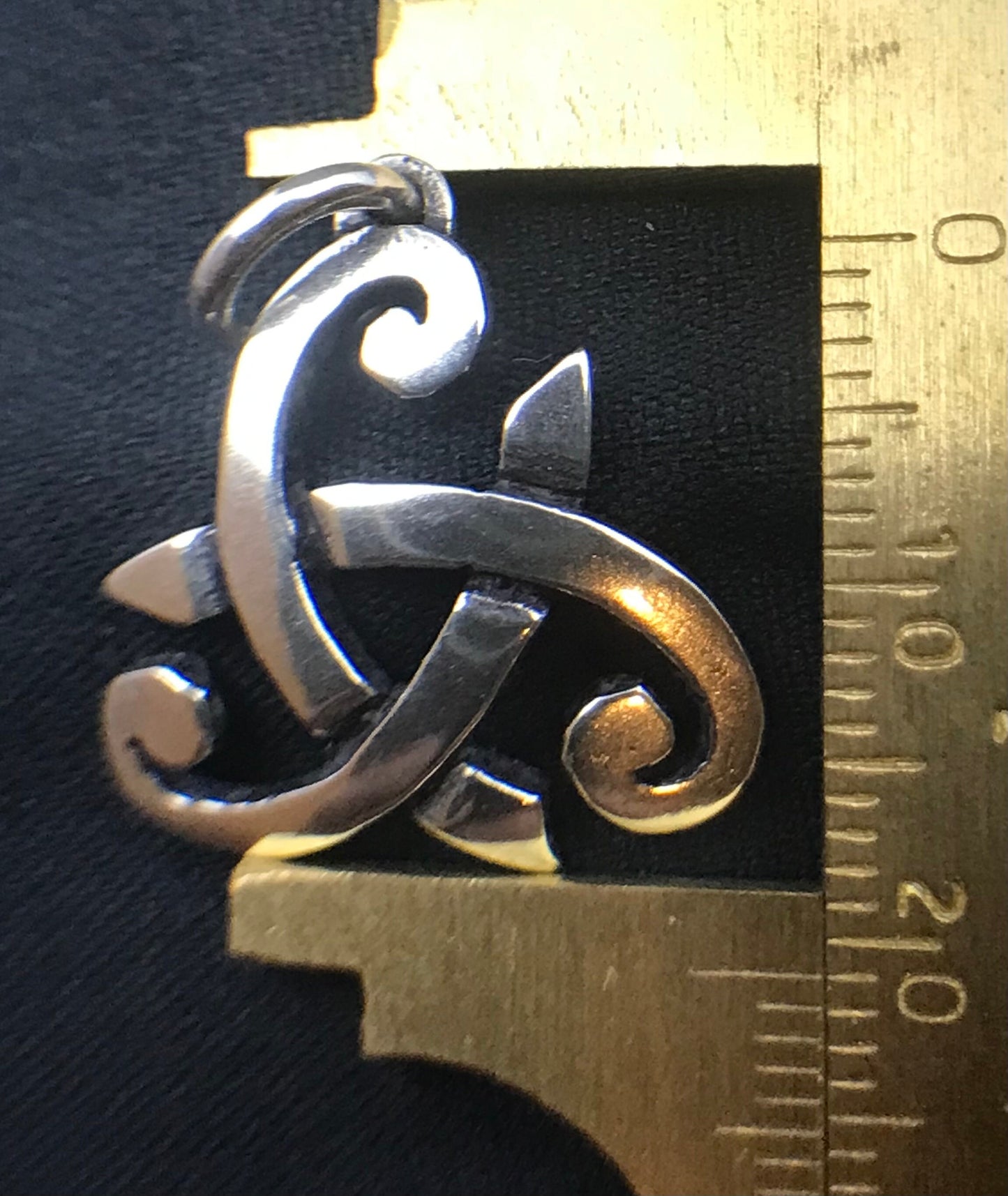 Celtic knot triskelion pendant Sterling Silver - TSE014