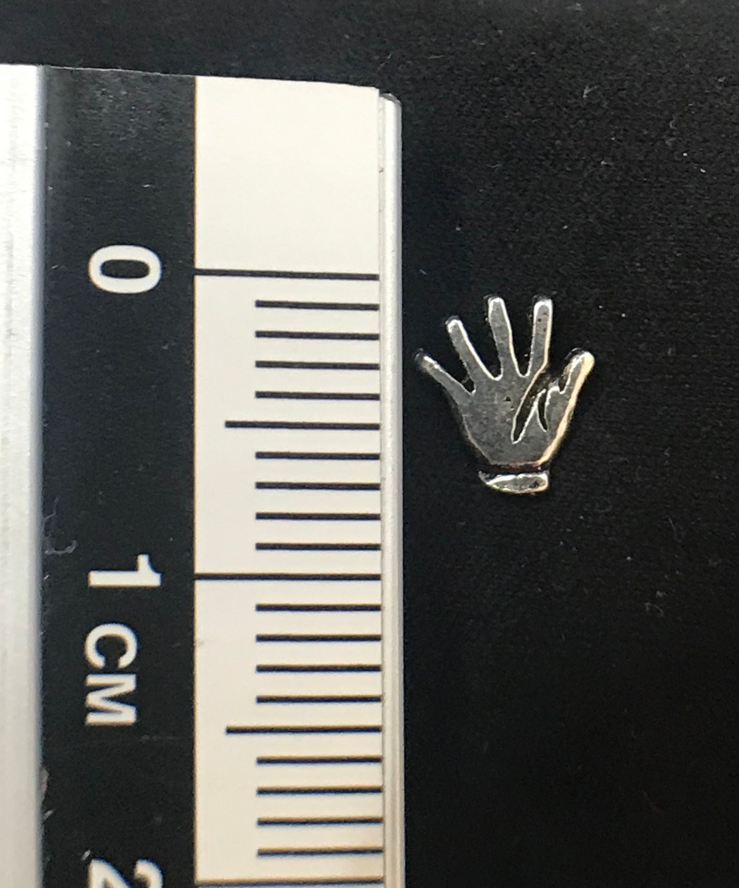 Tiny hand earrings Sterling Silver 925 - TSE030