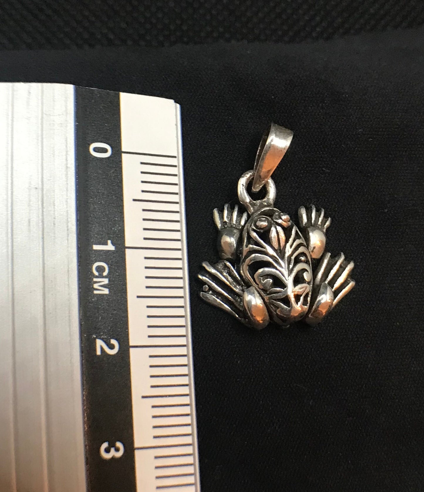 Articulated frog pendant Sterling Silver 925 - TSE047