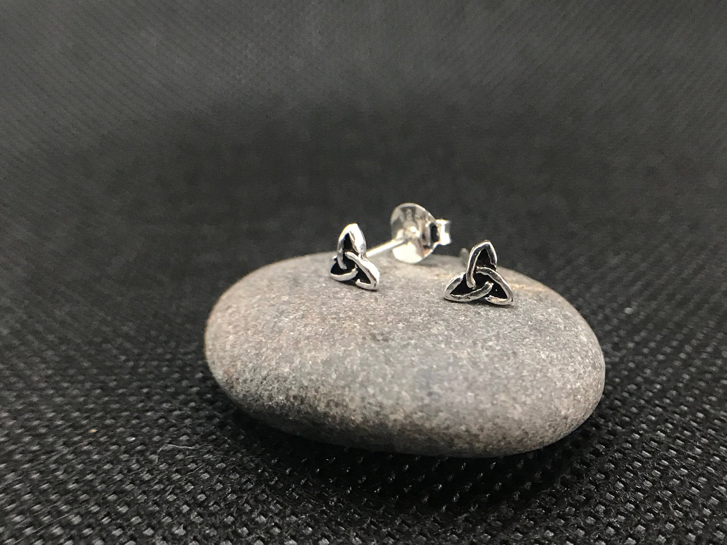 Tiny Celtic triangle earrings Sterling Silver 925 - TSE031