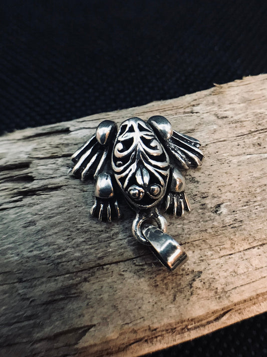 Articulated frog pendant Sterling Silver 925 - TSE047