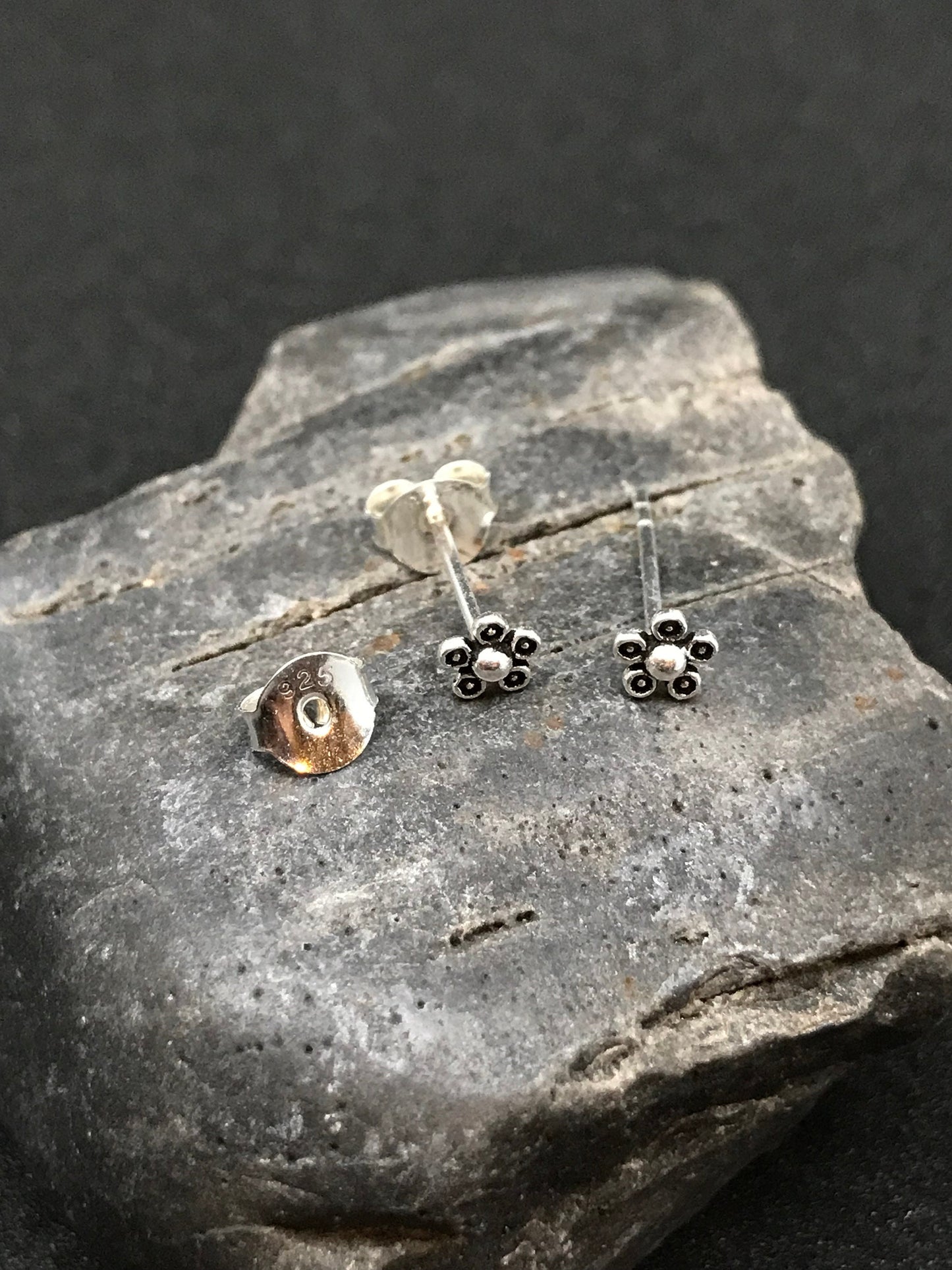 Tiny flower Sterling Silver 925 earrings - TSE005