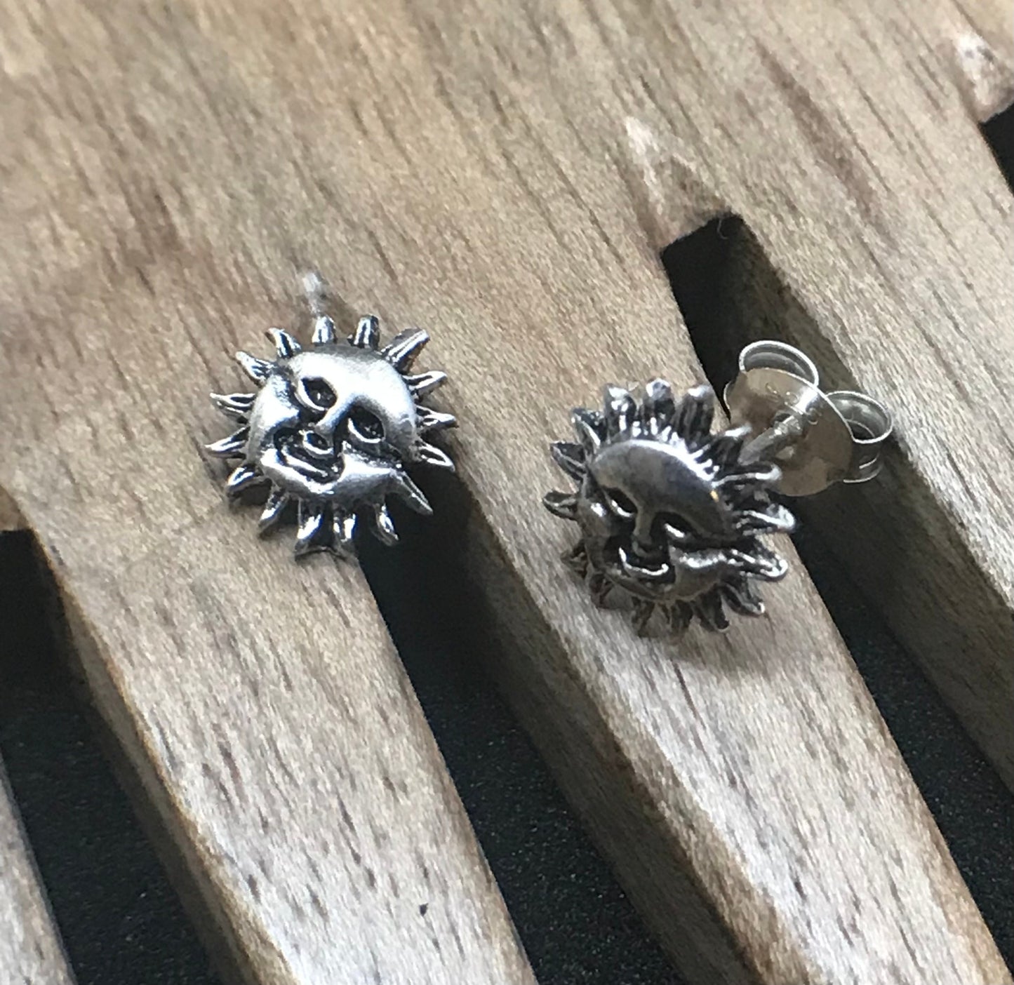 Shiny sun face Sterling Silver 925 earrings - TSE012