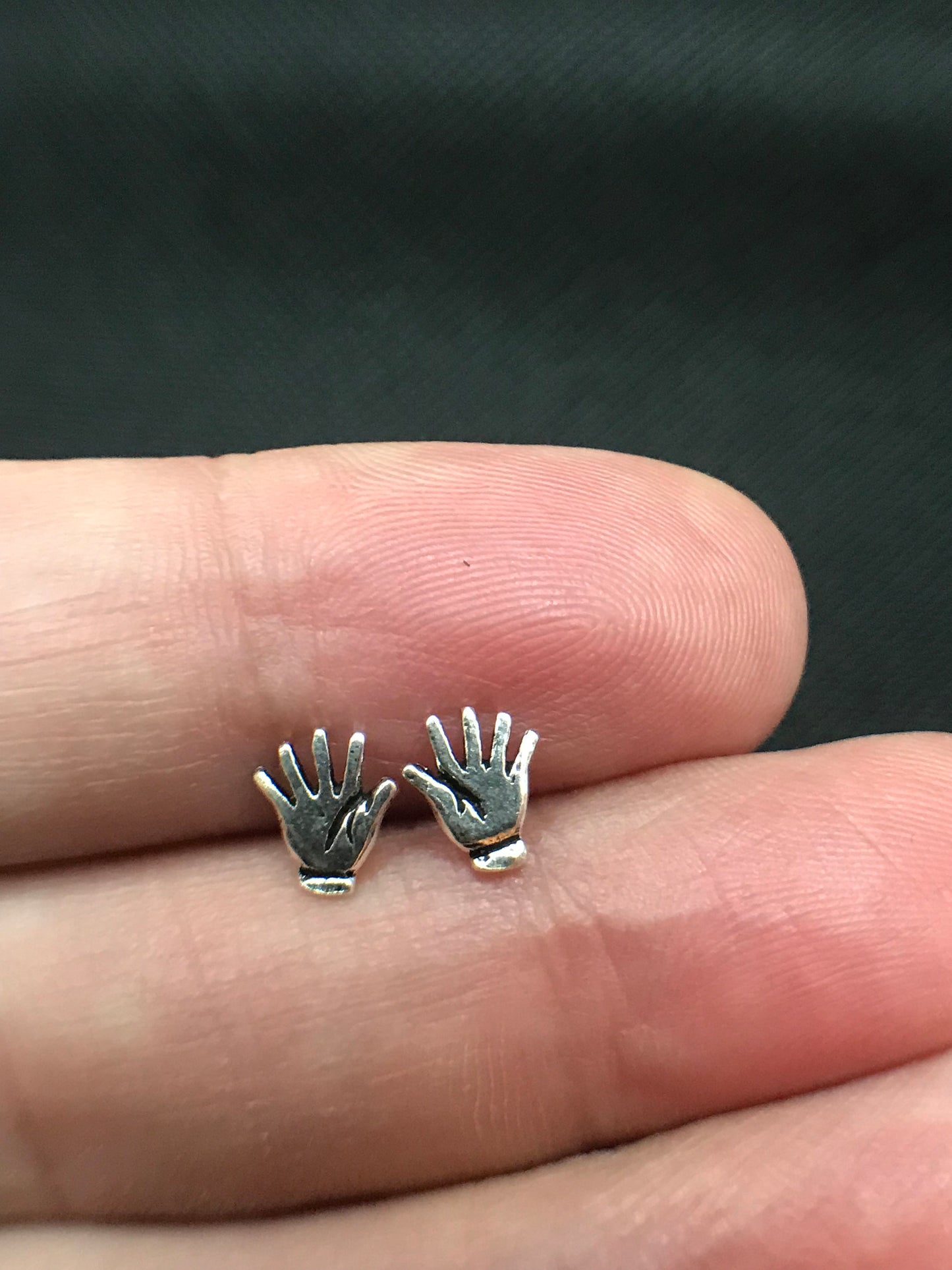 Tiny hand earrings Sterling Silver 925 - TSE030