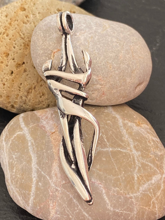 Couple embracing pendant Sterling Silver 925 - TSE080